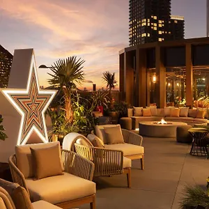 فندق The Gantry London, Curio Collection By Hilton, لندن