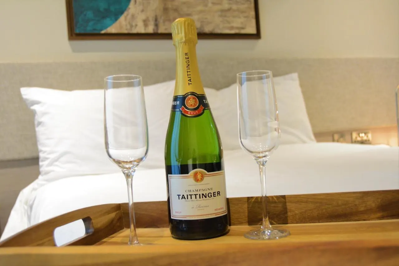 Staybridge Suites London Heathrow - Bath Road, An Ihg Aparthotel Hillingdon Hotel